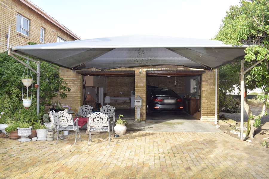 2 Bedroom Property for Sale in Struisbaai Western Cape